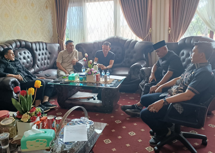  Kedepankan Kebersamaan, Ketua DPRD April Yones Selesaikan Dinamika di DPRD Seluma Secara Kekeluargaan