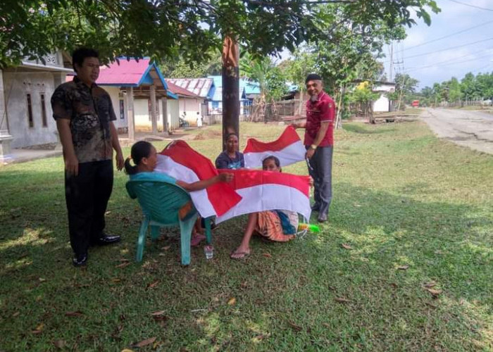    Badan Kesbangpol BS Keliling, Imbau Warga Pasang Bendera