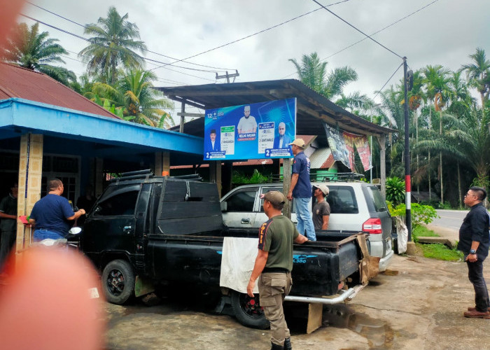 Kota Tais Kembali Bersih dari APK, Bawaslu Seluma Bersama Tim Gabungan Tertibkan APK