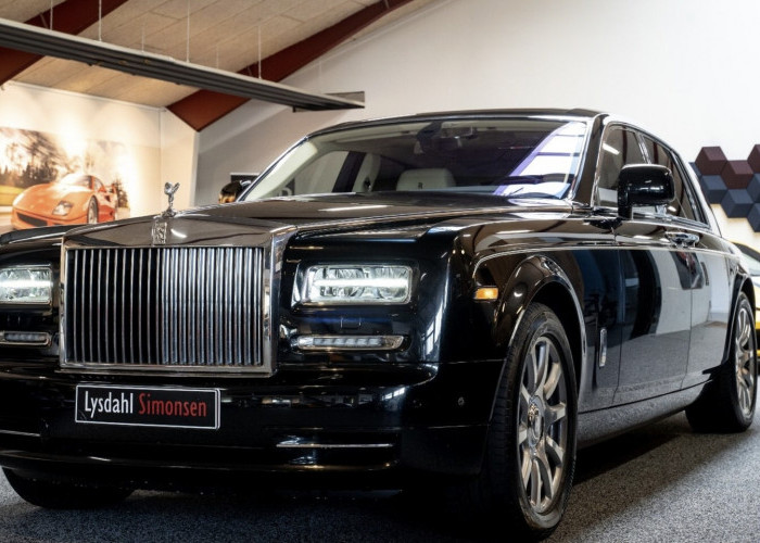 Rolls-Royce, Kemewahan dan Kecepatan Tinggi dalam Pasar Otomotif Inggris