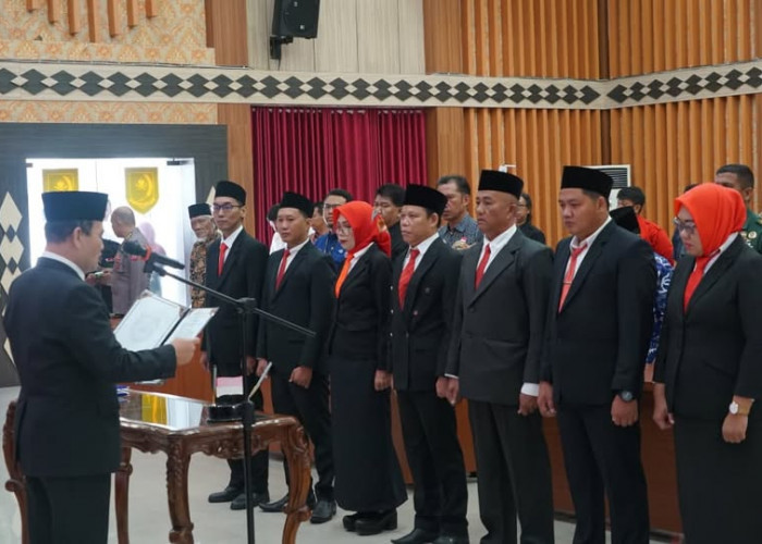 Pj Sekda Bengkulu Lantik Tujuh Komisioner KPID Bengkulu