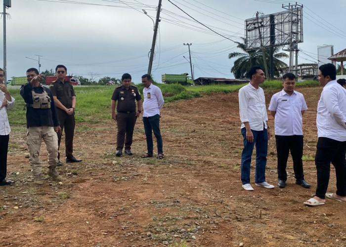 Kajari Bersama BPN Cek Lokasi Lahan di Simpang Enam, Kantor Kejari Baru Segera Dibangun