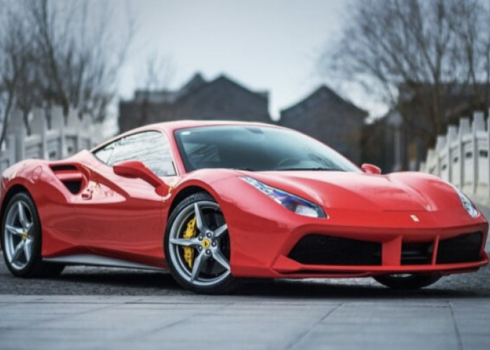 Ferrari Mobil Sport Balap Buatan Pabrikan Otomotif Italia dengan Teknologi Canggih yang Memukai dan Populer 