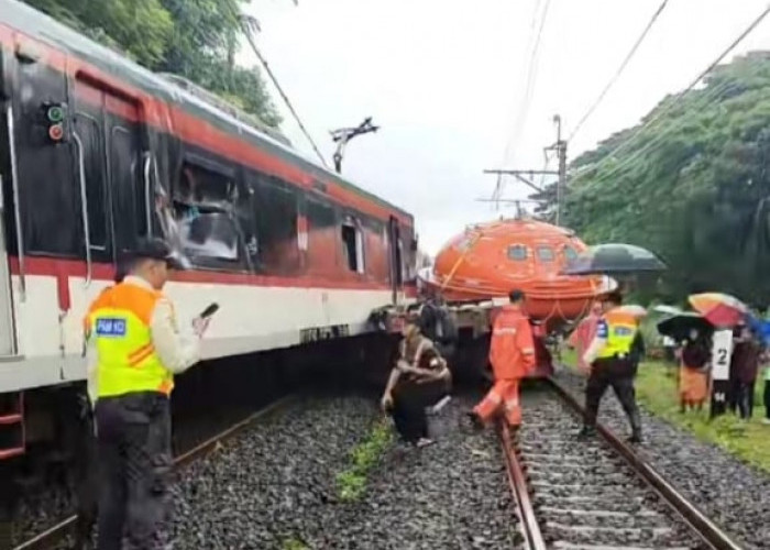 Sementara, KA Bandara Soetta Disetop! Imbas Kecelakaan dengan Truk