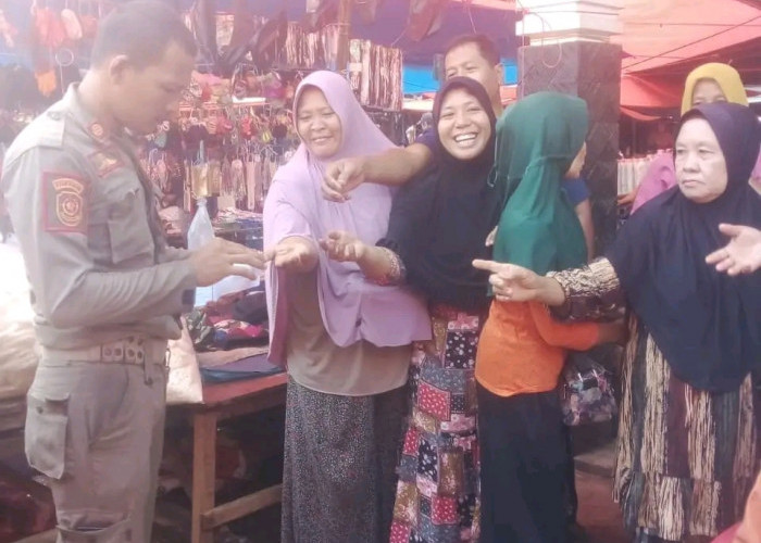 Rutin, Pasar Kutau Ditertibkan Sapol PP dan Damkar Bengkulu Selatan