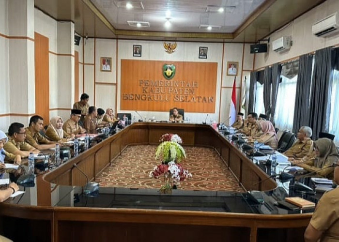 Sekda Bengkulu Selatan Rapat Evaluasi Kinerja Pemerintah Daerah