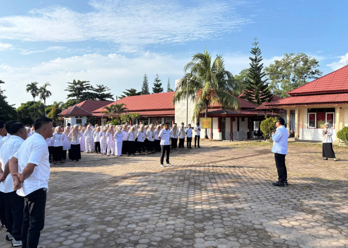 Sekda Seluma Tekankan Pelayanan Prima Terhadap Pegawai RSUD Tais