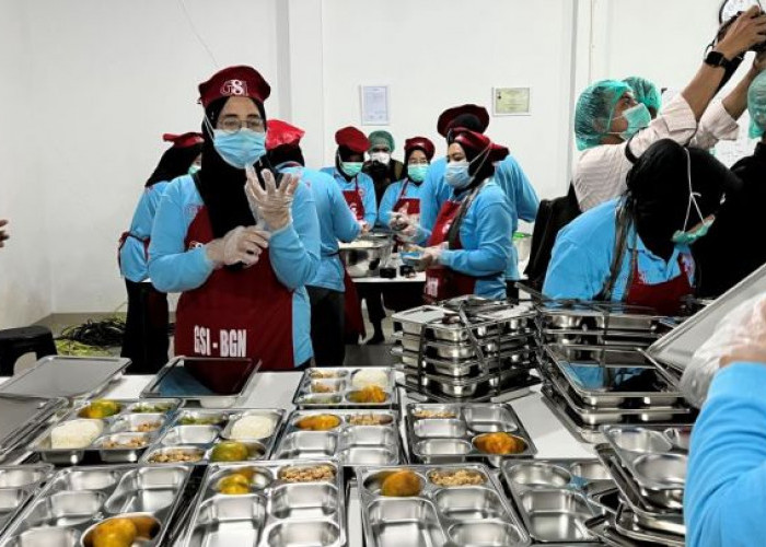 Intip Kisaran Gaji Staf Dapur Program Makan Bergizi Gratis dan Status ASN SPPG Mulai 2026