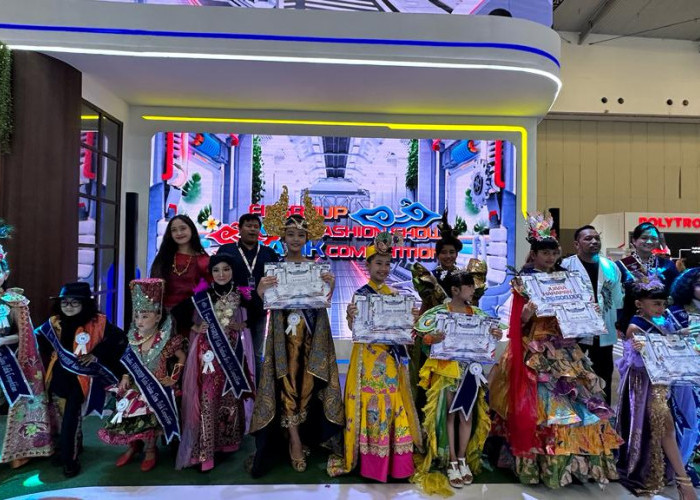   Lestarikan Batik,  FIFGROUP Gelar Kids Fashion Show 