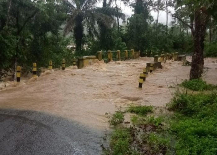 Banjir Bandang, 50 Rumah Terendam, 1 Motor Hanyut