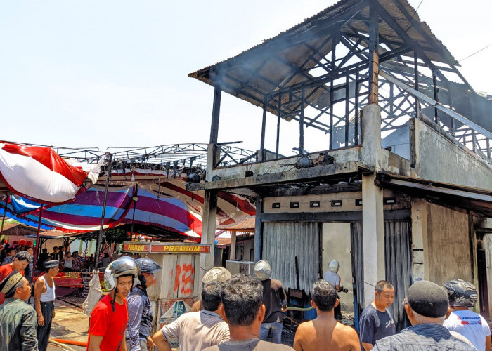 Rumah 2 Lantai di BS Hangus Terbakar, Dugaan Korseleting Listrik