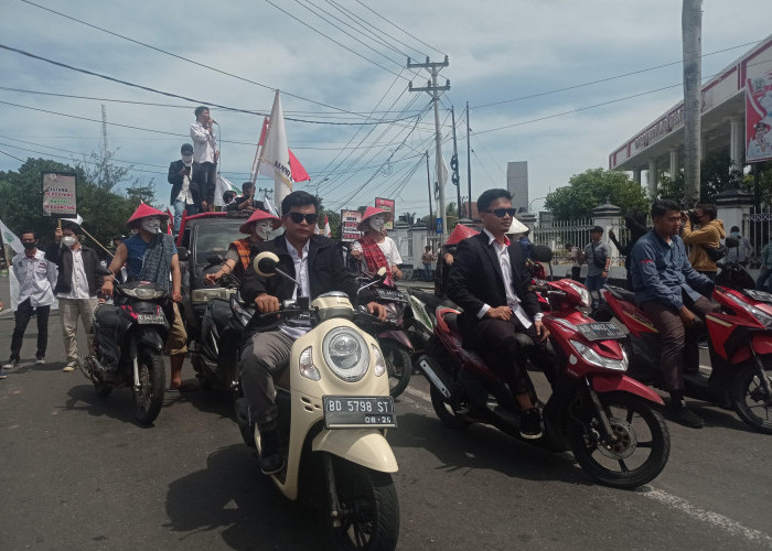  Demo Tolak Kenaikan BBM, Mahasiswa Teriak Jokowi Pembohong