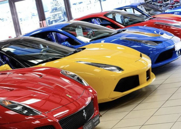 Deretan Mobil Mewah Tersusun di Dealer Resmi Ferrari