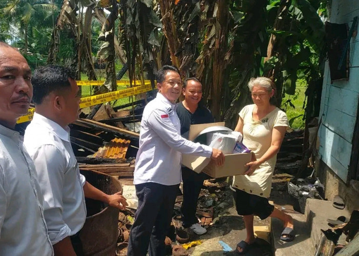 BPBD Salurkan Bantuan Pangan Pasca Kebakaran ke Warga Letnan Tukiran Bengkulu Selatan