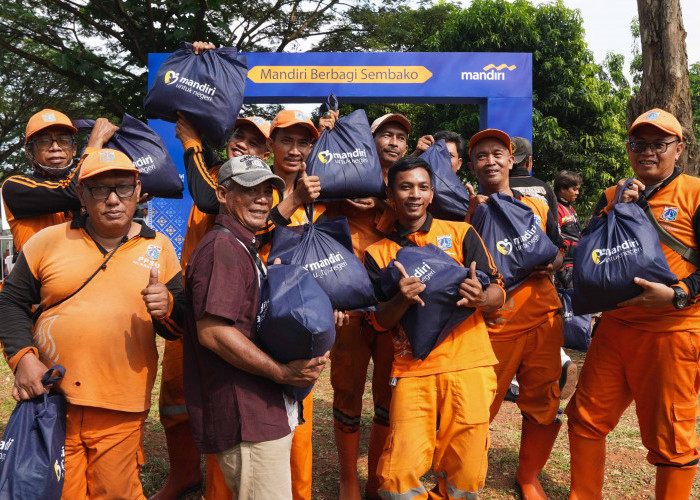   28.000 Paket sembako Bagi Driver Ojek, Porter dan Kurir Dibagikan Bank Mandiri