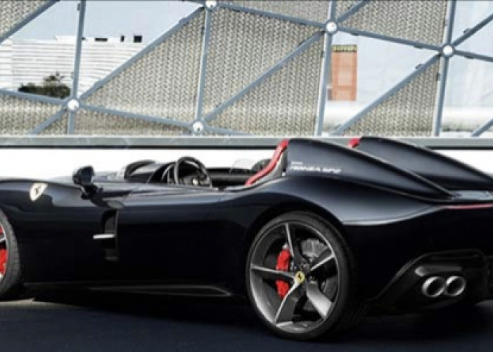 Ferrari Meluncurkan Mobil Sport Berteknologi Tinggi Dengan Harga Premium