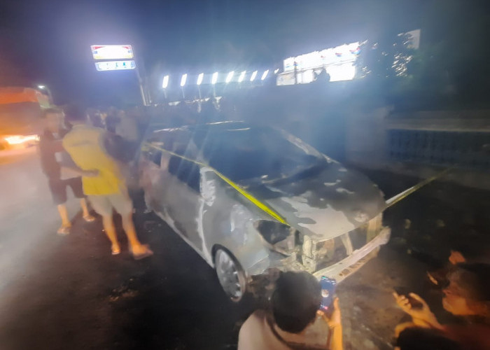  Kelistrikan Speaker Penyebab Terbakarnya Mobil di Depan Indomaret Simpang Tiga Pagar Gasing Seluma