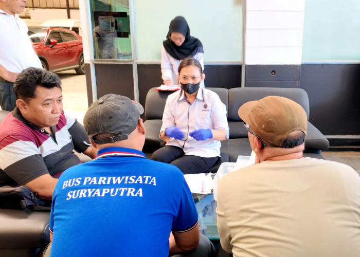   Kemnaker Melakukan Pemeriksaan Kesehatan dan Kelelahan Pengemudi di 6 Kota