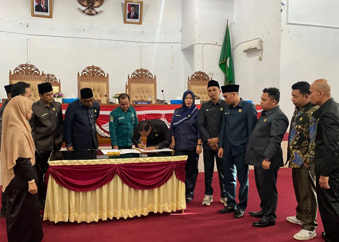 Pj Bupati Seluma Sampaikan Nota Pengantar APBD 2025