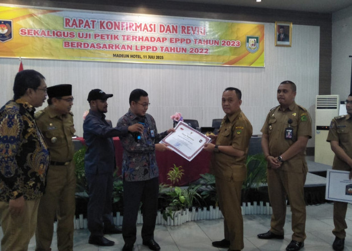 Pemkab Bengkulu Selatan Terima Penghargaan LPPD 