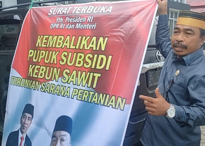  Jelang Kunker Jokowi, Wakil Rakyat Seluma Pasang Baliho Tuntut Pupuk Subsidi