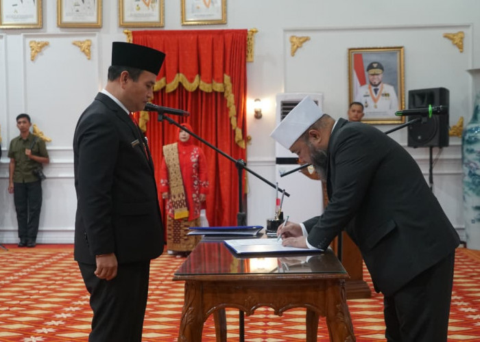  Gubernur Lantik Herwan Antoni Sekdaprov Bengkulu