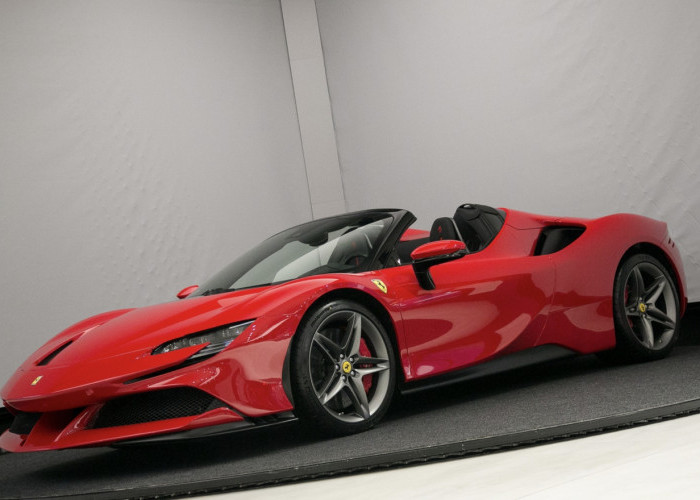 Keuggulan Ferrari SF90 Spider Perpaduan Eksklusivitas, Kecepatan, dan Kemewahan