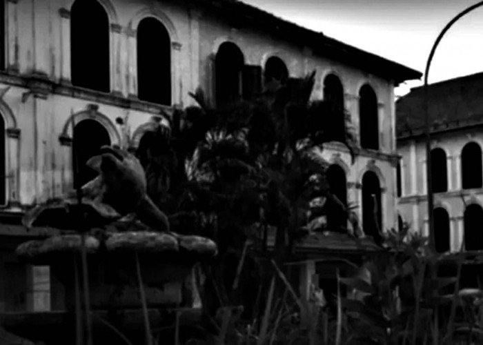 MIsteri yang Mengerikan Dari Kota dan Kampung Mati di Indonesia yang di Tinggalkan! No 4 di Luar Akal Manusia
