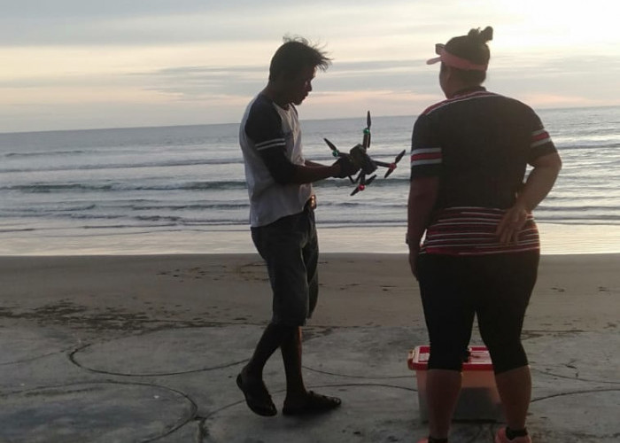 Bawa Drone ke Pantai, Lihat Apa yang Dilakukan Pemancing Bengkulu Ini