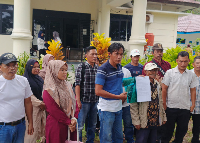  Diberhentikan Sepihak, 30  Pengurus Kelembagaan Desa Kemang Manis Datangi Kantor PMD Seluma