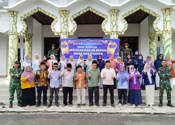 Gema Beriman Mulai Bergerak, Tujuh Masjid di Kecamatan Seluma Dibersihkan Serentak