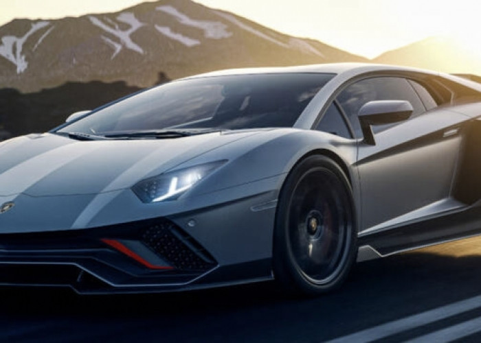 Lamborghini Aventador Mobil Super Cepat Produksi Italia dengan Fitur Teknologi Canggih Populer di Dunia