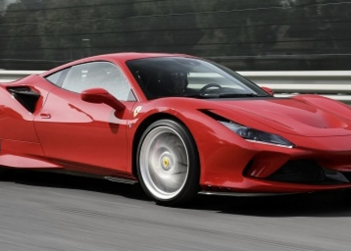 Intip Kecepatan dan Kenyamanan Ferrari Sport Car Balap Buatan Perusahan Otomototif Italia Desain Canggih