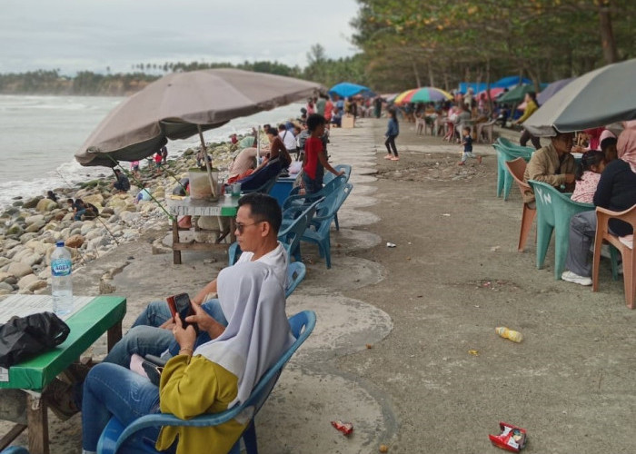 Libur Nataru di BS, Pedagang Kelapa Muda di Pantai Dapat Berkah