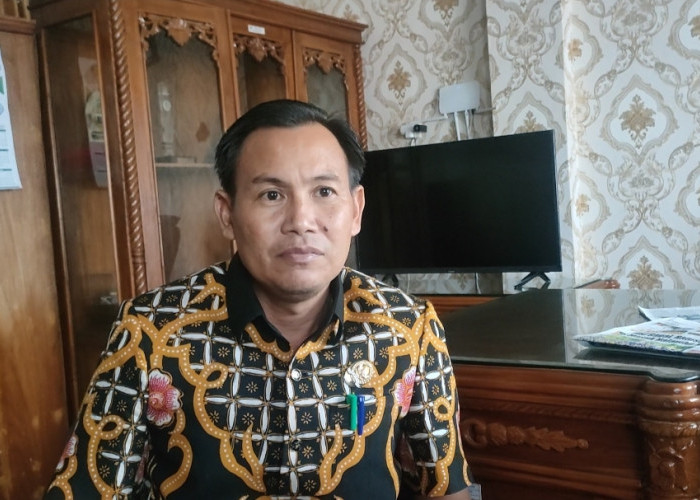 Waka DPRD Seluma Minta Sanksi Tegas Sekdes Dusun Baru, Ikut Demo