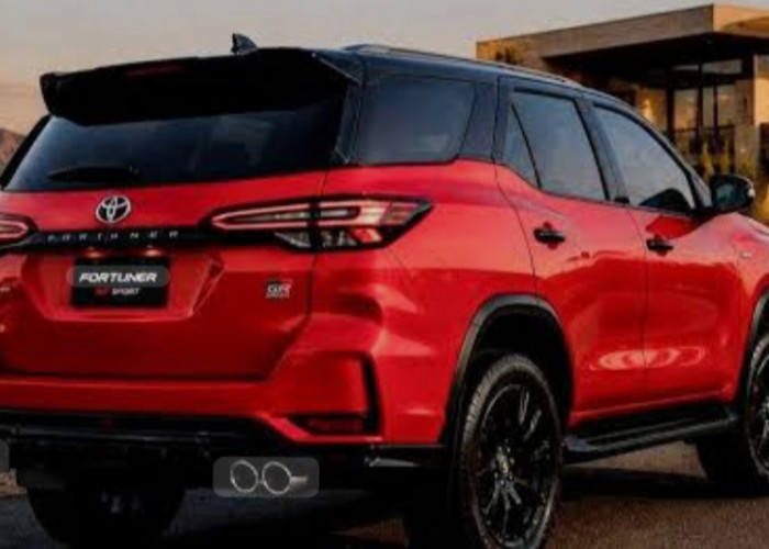 Fortuner GR Sport memiliki karakter desain yang tegas dan sporty. Detail pada bagian depan, grille, bumper