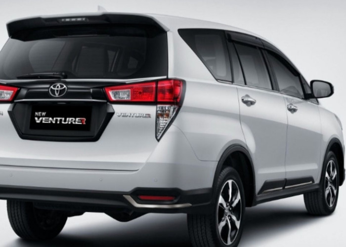 Kijang Innova Tipe V Mendapatkan Sentuhan Kecil Berupa New Day-time Running Light 