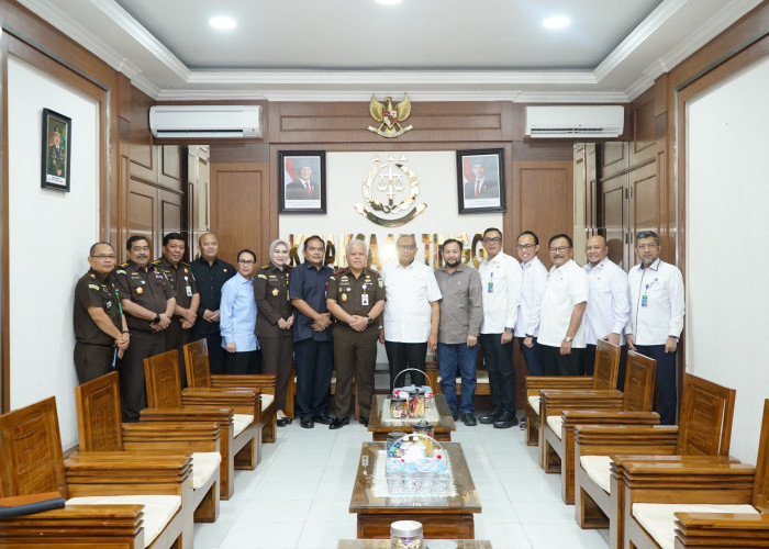 Wamenaker Sambangi Kejati Sumut, Ajak Kerja Sosial dan Pelatihan Kerja 