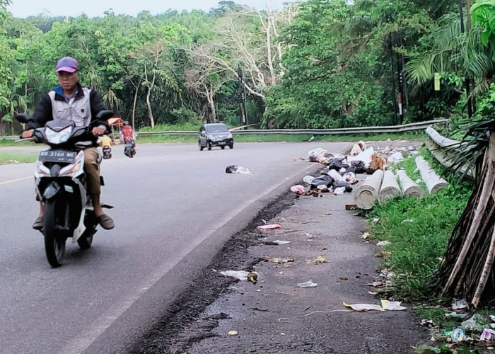 Banyak yang Buang Sampah Sembarangan di Bengkulu Selatan