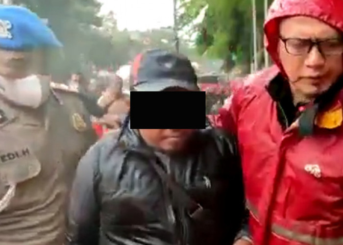 Polisi Amankan Terduga Pembakar Kantor Wali Kota Bandung?