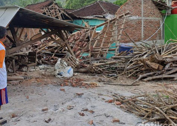 Gempa di Bantul Yogyakarta 6,4 SR,  Puluhan Rumah Rusak