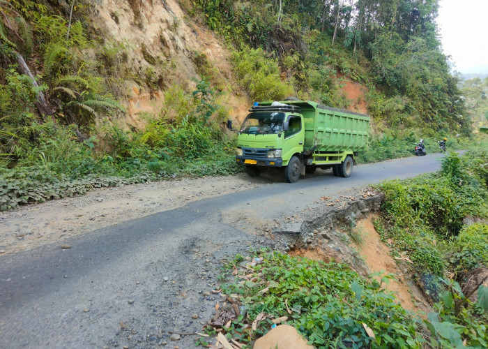 2 Tahun Sudah, Jalan Longsor Menuju Desa Napal Jungur Seluma Belum Diperbaiki