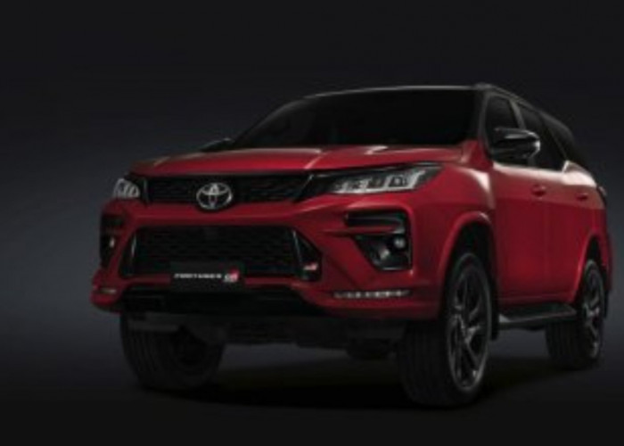 Toyota Fortuner Merah Merah Mesin Ganas Mejadi Mobil Favorit Para Pengusaha di Indonesia Harga Relatif