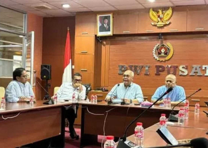 PWI Pusat Desak Hotman Paris Minta Maaf kepada Wartawan, Tegaskan Martabat Pers Harus Dijunjung Tinggi