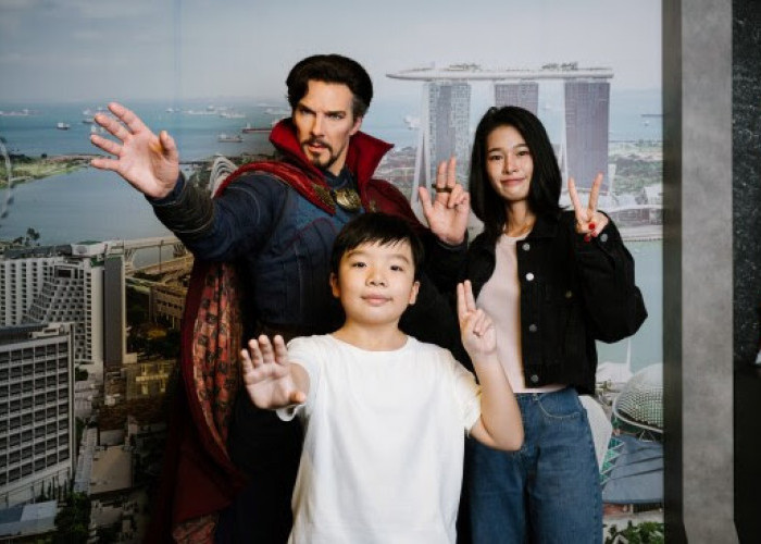 Masuki Multiverse Bersama Patung Lilin Doctor Strange di Madame Tussauds Singapura