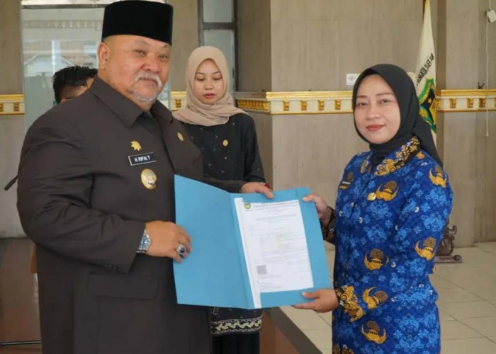 73 PPPK Tahap II Formasi 2024 Terima SK, Bupati BS Minta PPPK Mampu Berkontribusi Bagai Daerah