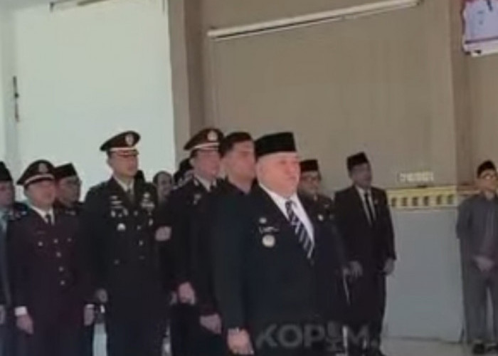   Bupati Rifai Pimpin Pembubaran Paskibraka Bengkulu Selatan 2025, Apresiasi Dedikasi Pengibar Merah Putih HUT