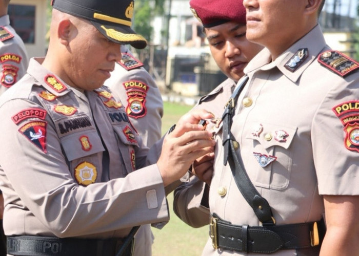  4 Kasat dan 2 Kasi di Polres Seluma Sertijab, Kapolres Minta yang Baru Segera Bekerja