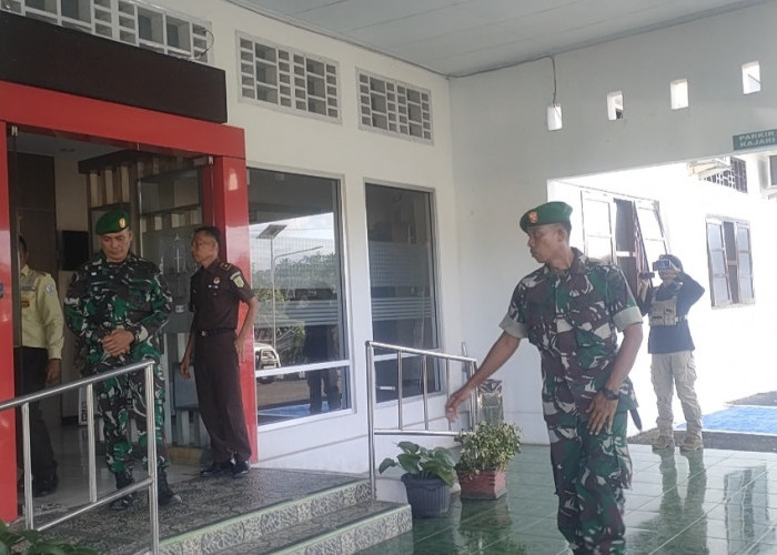  Kodim 0425 Seluma Jaga Keamanan Kejaksaan Seluma