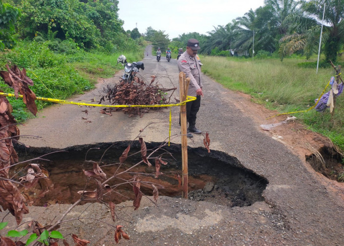Sekda Pastikan Jalan Putus Bunga Mas–Pasar Sembayat Segera Diperbaiki Tahun 2026